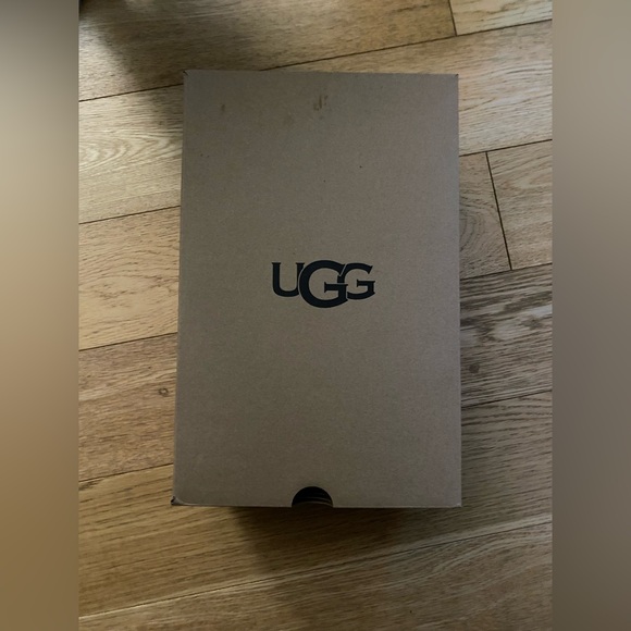 UGG Goldenstar Clog (Women’s Size 9) - Picture 3 of 4